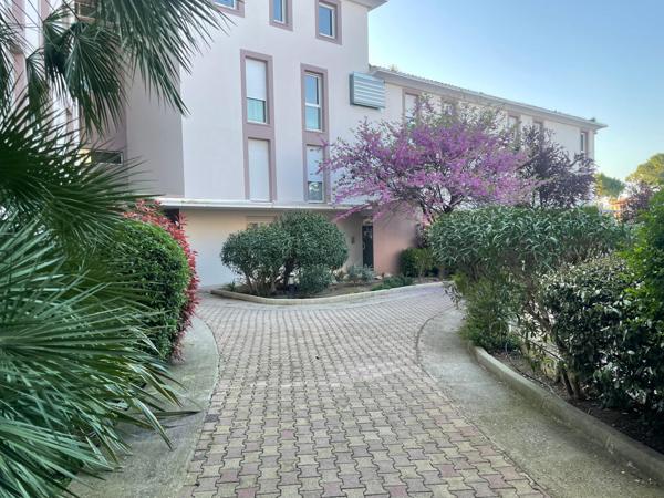 Appartement T2 vue vasque avec garage