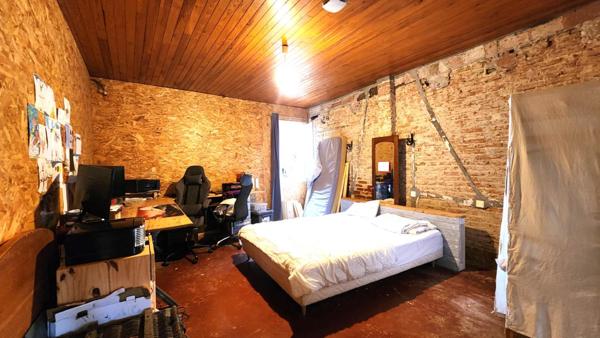 Maison 145m² - 3 000 m² de terrain - dépendances