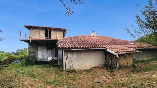 Maison 145m² - 3 000 m² de terrain - dépendances