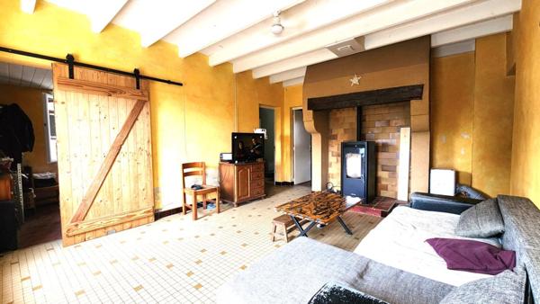 Maison 145m² - 3 000 m² de terrain - dépendances