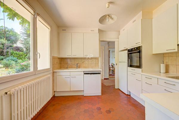 Maison Le Pecq 7 pièce(s) 135 m2 699 000 € **  - Référence  18240