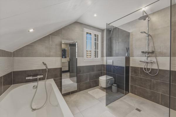 Vente Maison de luxe Saint-Genis-Pouilly 5 Pièces 190 m²