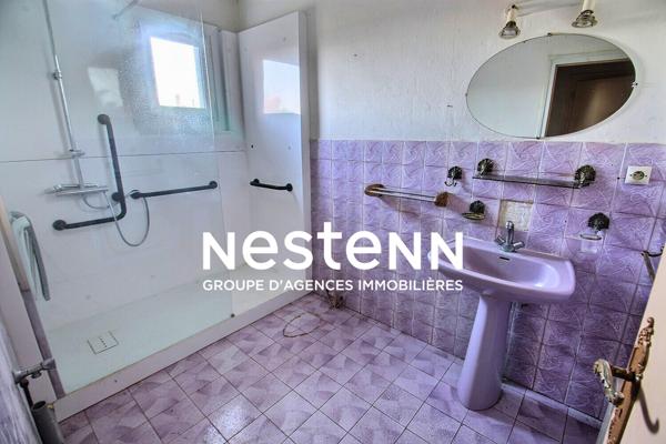 Vénissieux Limite Corbas: maison individuelle frot potentiel 1000m2 terrain sans vis à vis piscinable