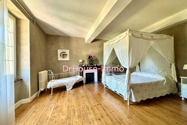 Bien immobilier à vendre 10 pièces de 885 m²