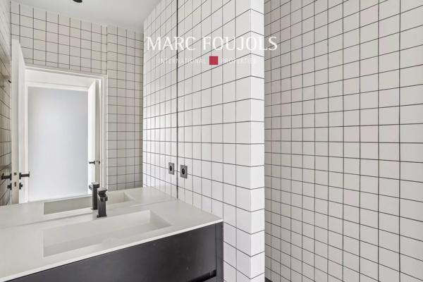 Paris XVI Passy : appartement en étale élevé avec balcons et vue dégagée