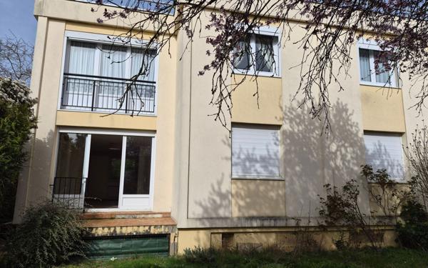 Appartement à louer    3 pièces • 75,23 m2 Poissy