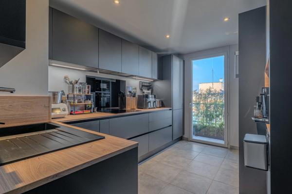 Appartement à vendre 3 pièces LYON 3EME ARRONDISSEMENT (69) terrasse piscine rénové archi