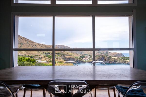 Villa contemporaine avec vue mer panoramique et piscine intérieure
