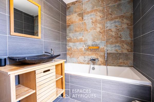 Villa contemporaine avec vue mer panoramique et piscine intérieure