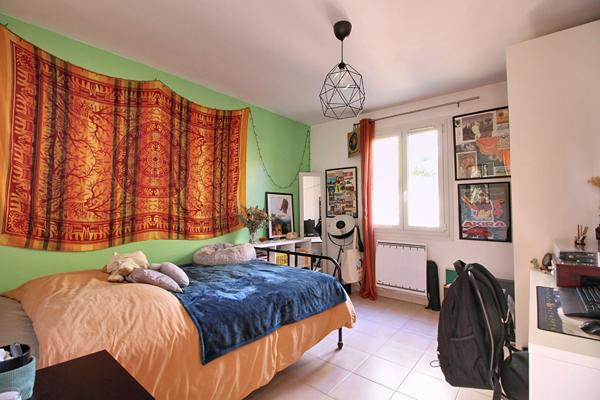 Vitrolles Nord Maison de plain pied T5 individuelle avec jardin et garage