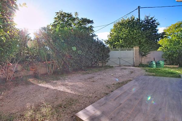 Vitrolles Nord Maison de plain pied T5 individuelle avec jardin et garage