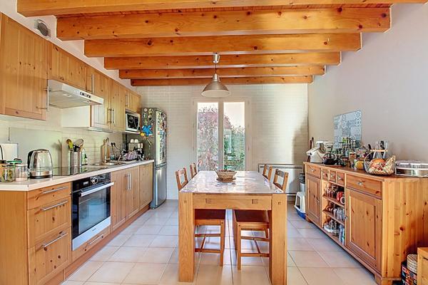 Vitrolles Nord Maison de plain pied T5 individuelle avec jardin et garage