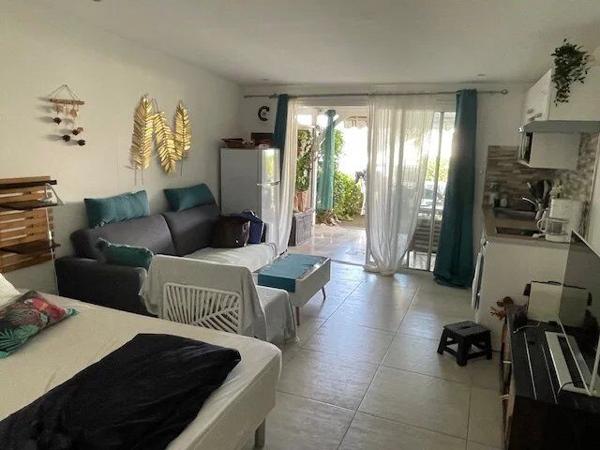 Vente                                                      Appartement
                        
                     1 pièces                      25 m2                     à Le Diamant