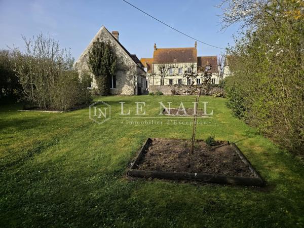 Ferme-Manoir normande du XVe siècle remaniée et ses dépendances sur 2 ha