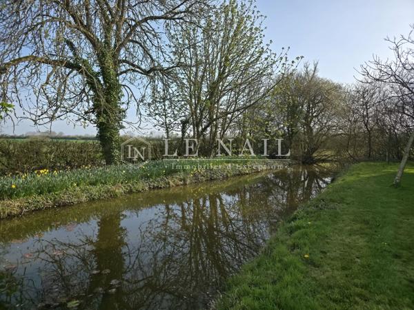 Ferme-Manoir normande du XVe siècle remaniée et ses dépendances sur 2 ha