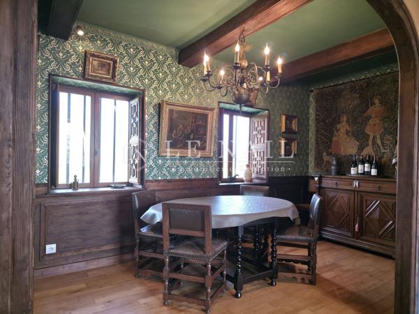 Ferme-Manoir normande du XVe siècle remaniée et ses dépendances sur 2 ha