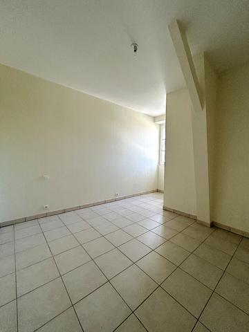 Appartement de standing dans Château rénové au coeur de Jonzac