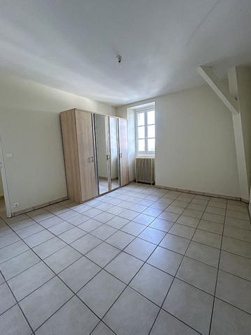 Appartement de standing dans Château rénové au coeur de Jonzac