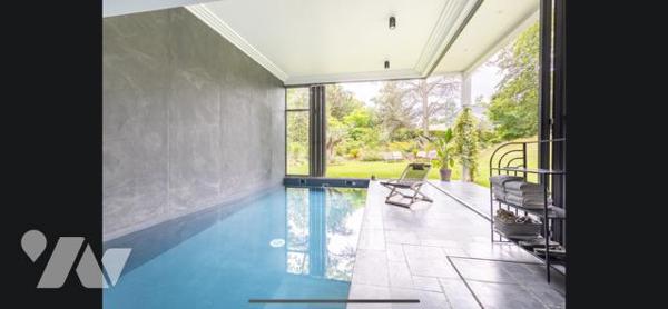 Demeure exceptionnelle de 400 mètres carrés habitables nichée dans le Hameau de la Jonchère