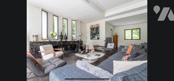 Demeure exceptionnelle de 400 mètres carrés habitables nichée dans le Hameau de la Jonchère