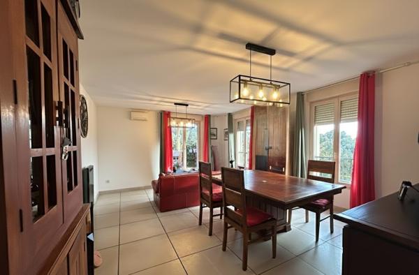 A vendre BIGUGLIA  APPARTEMENT T3 DE 85 m² TERRASSES -GARGE