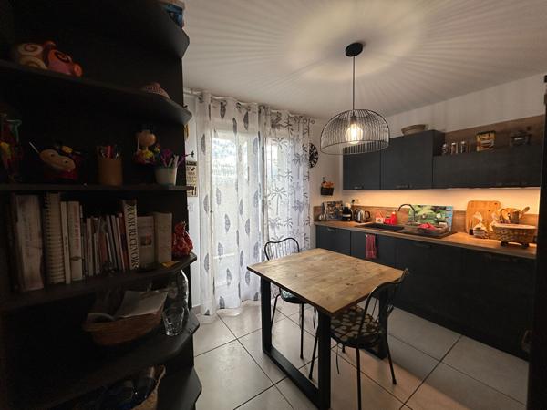 A vendre BIGUGLIA  APPARTEMENT T3 DE 85 m² TERRASSES -GARGE