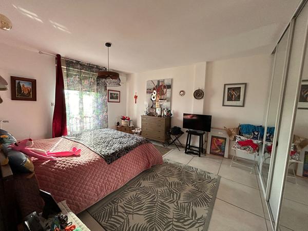 A vendre BIGUGLIA  APPARTEMENT T3 DE 85 m² TERRASSES -GARGE