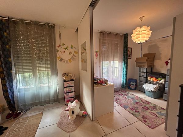 A vendre BIGUGLIA  APPARTEMENT T3 DE 85 m² TERRASSES -GARGE