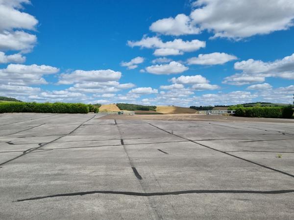 Piste d'atterrissage privée à vendre : site d'exception aux multiples possibilités d'exploitation
