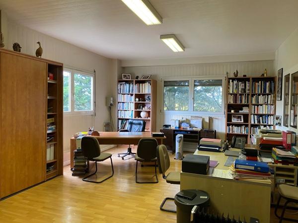 Piste d'atterrissage privée à vendre : site d'exception aux multiples possibilités d'exploitation