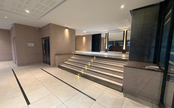 Appartement à vendre    3 pièces • 60,79 m2 Nice