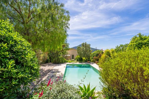 Vente Maison de luxe Carqueiranne 6 Pièces 193 m²