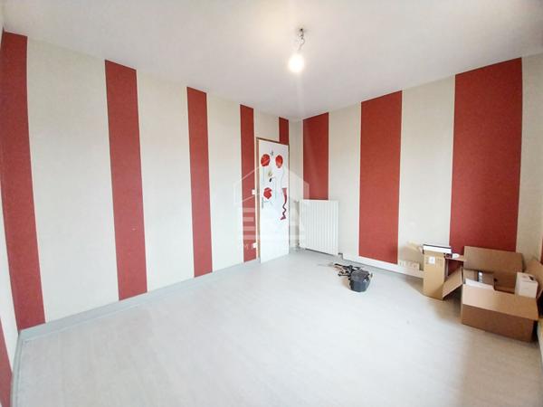 MAISON A VENDRE T6 - BLOIS SORTIE N/O - 5 CHBS, GARAGE, GRENIER AMENAGEABLE