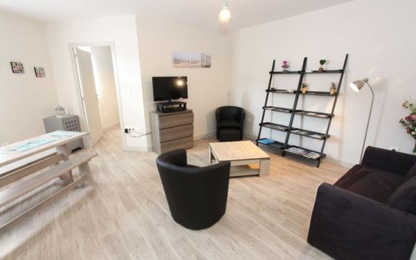 Immeuble à vendre    5 pièces •  La Flotte