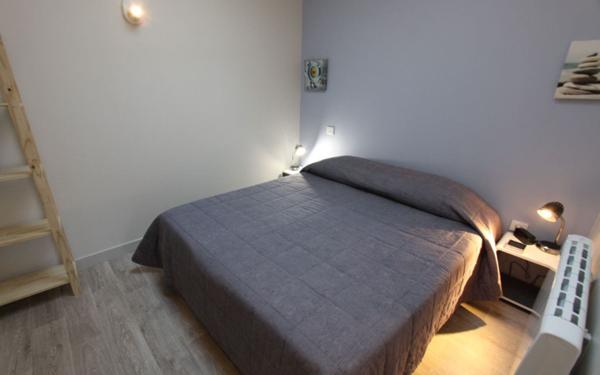 Immeuble à vendre    5 pièces •  La Flotte