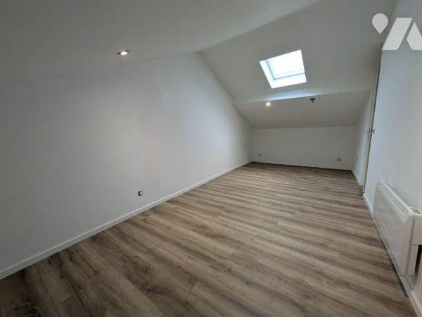 DEUXVILLE 


Cette maison en copropriété (2 propriétaires) se compose d'une entrée indépenda...