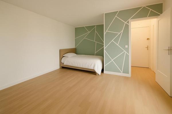 Studio exposé plein sud avec une vue entièrement dégagée