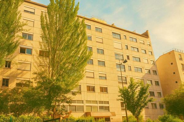 Studio exposé plein sud avec une vue entièrement dégagée