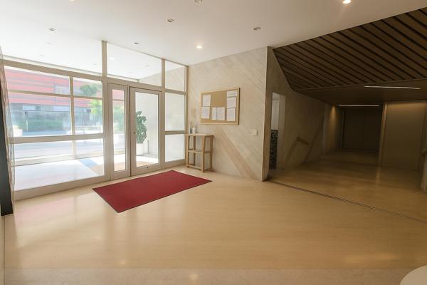 Studio exposé plein sud avec une vue entièrement dégagée