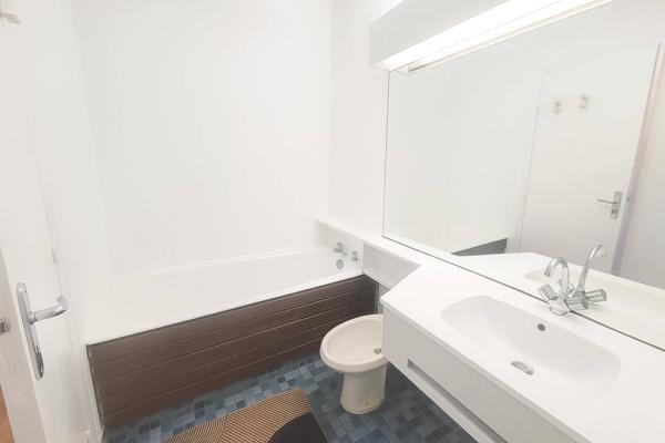 Studio exposé plein sud avec une vue entièrement dégagée