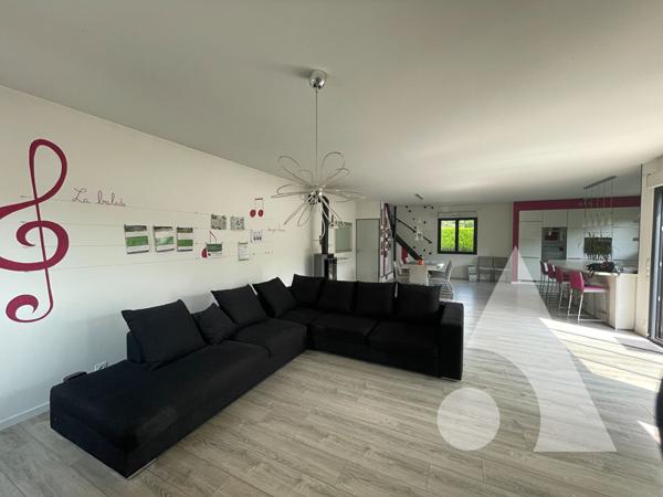 Maison 6 pièces 220.71 m2