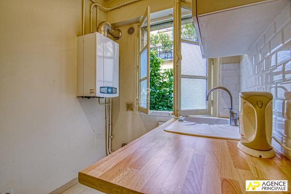 Versailles Notre-Dame Boulevard de la Reine Appartement 2 pièces 55 m² carrez €465 000 ** - Référence 27298