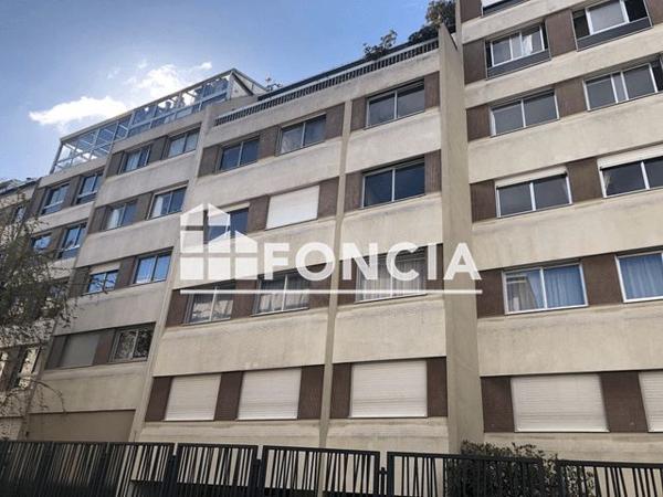 Location Appartement 3 pièces 50.5 m² - 54 RUE LEON FROT Paris 75011