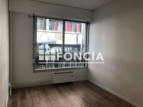 Location Appartement 3 pièces 50.5 m² - 54 RUE LEON FROT Paris 75011