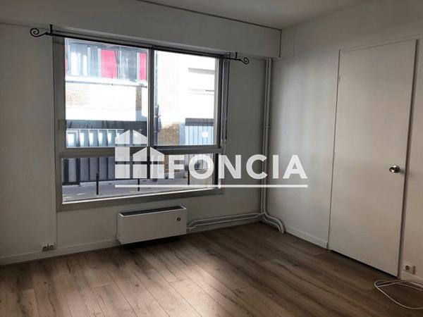 Location Appartement 3 pièces 50.5 m² - 54 RUE LEON FROT Paris 75011