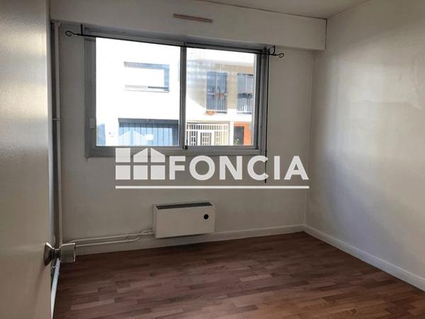 Location Appartement 3 pièces 50.5 m² - 54 RUE LEON FROT Paris 75011