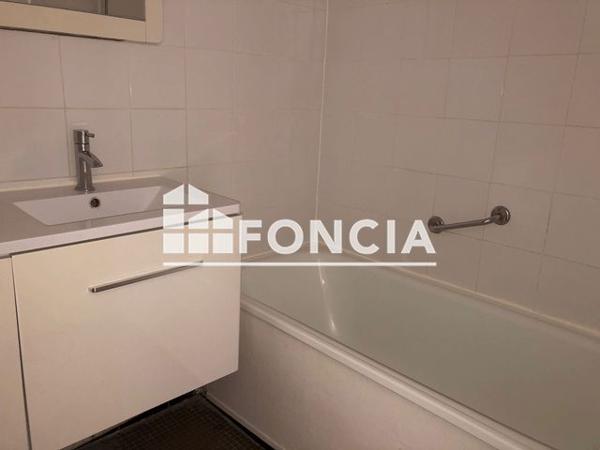 Location Appartement 3 pièces 50.5 m² - 54 RUE LEON FROT Paris 75011