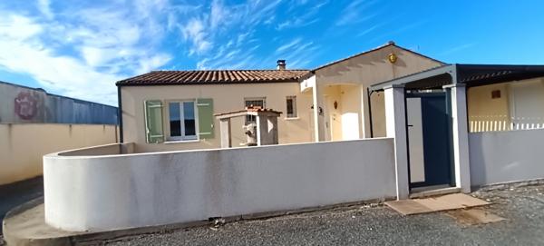 MAISON SUR ECHILLAIS 4 CHAMBRES