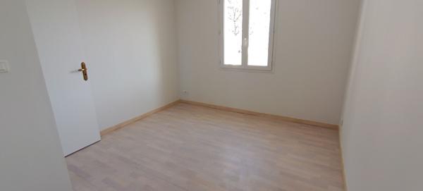 MAISON SUR ECHILLAIS 4 CHAMBRES