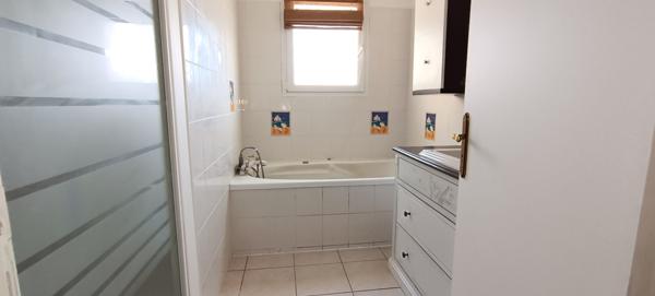 MAISON SUR ECHILLAIS 4 CHAMBRES